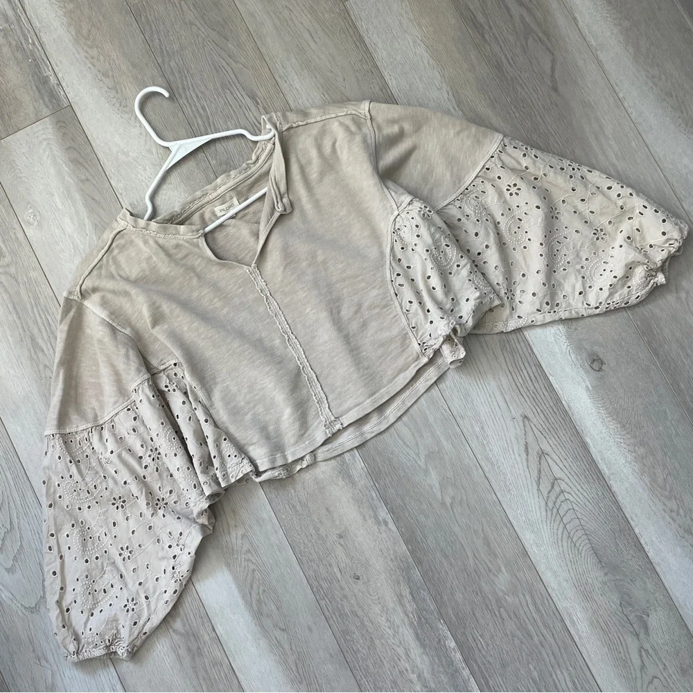 Pilcro Eyelet Sweatshirt batwing crop womens Beige (medium) boho anthropologie